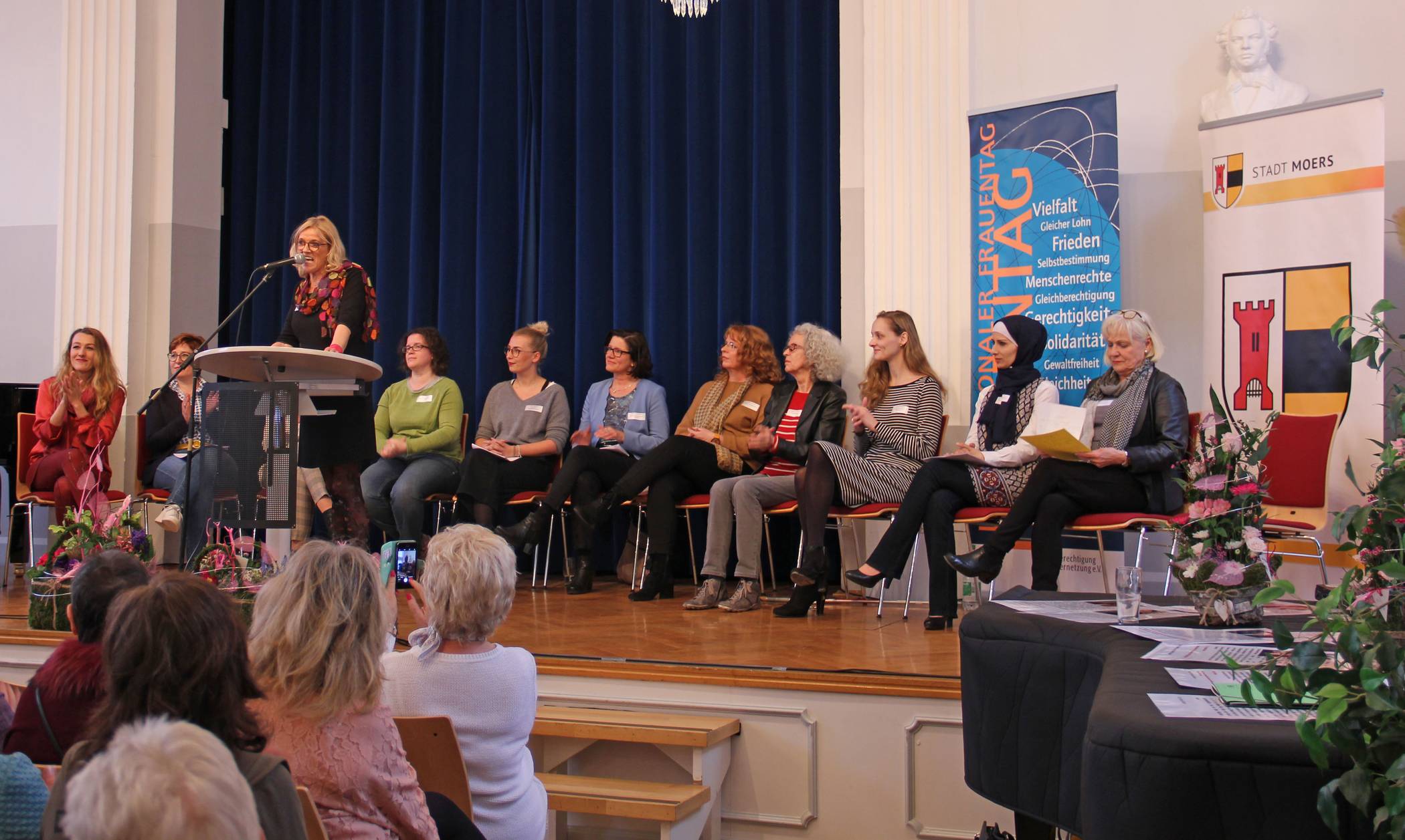  Die Gleichstellungsbeauftragte Barbara Folkerts begrüßte rund 140 Frauen zum Frauenempfang 2019. 