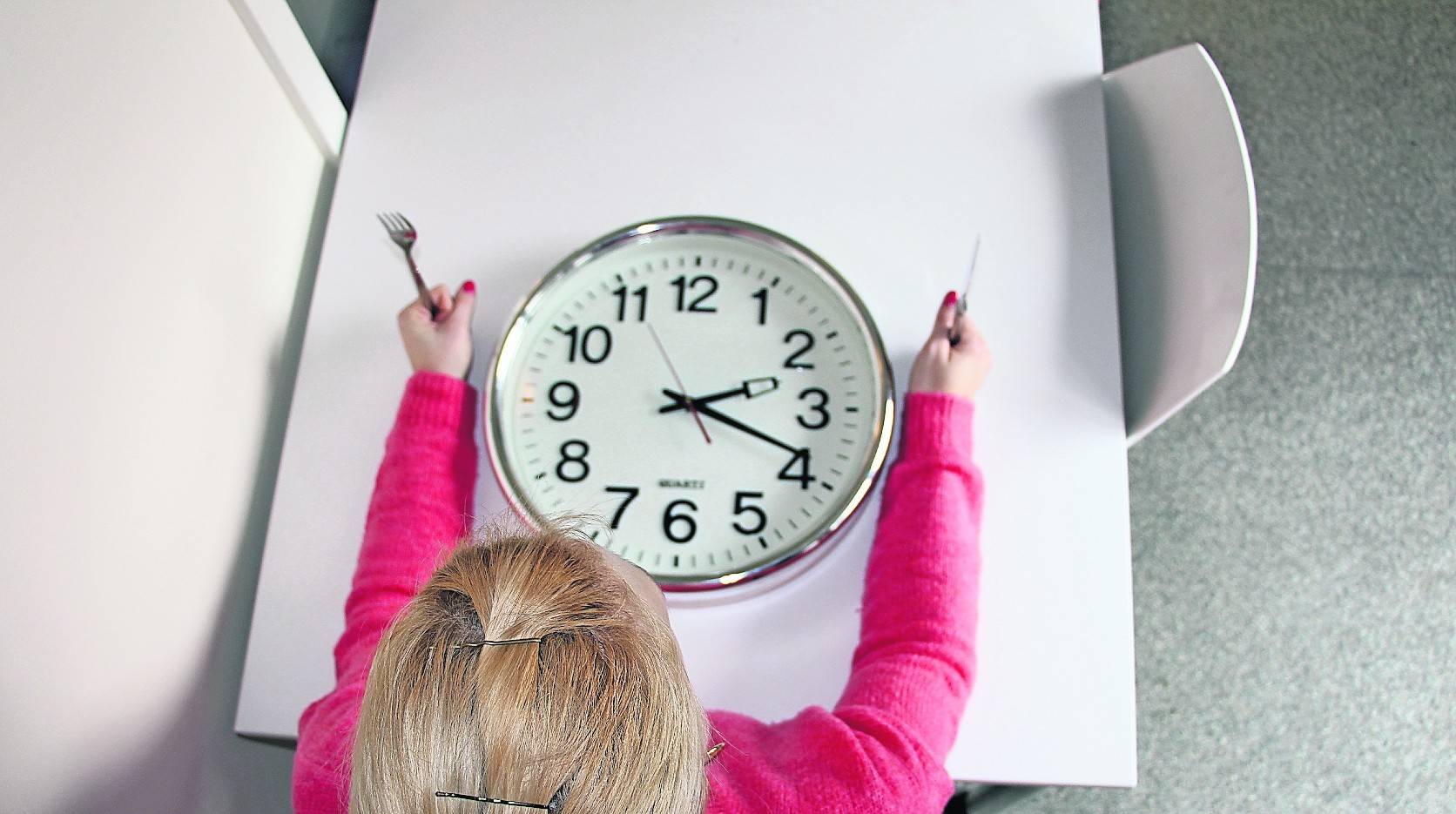 Essen ist beim Intervallfasten nur in einem bestimmten Zeitfenster erlaubt.