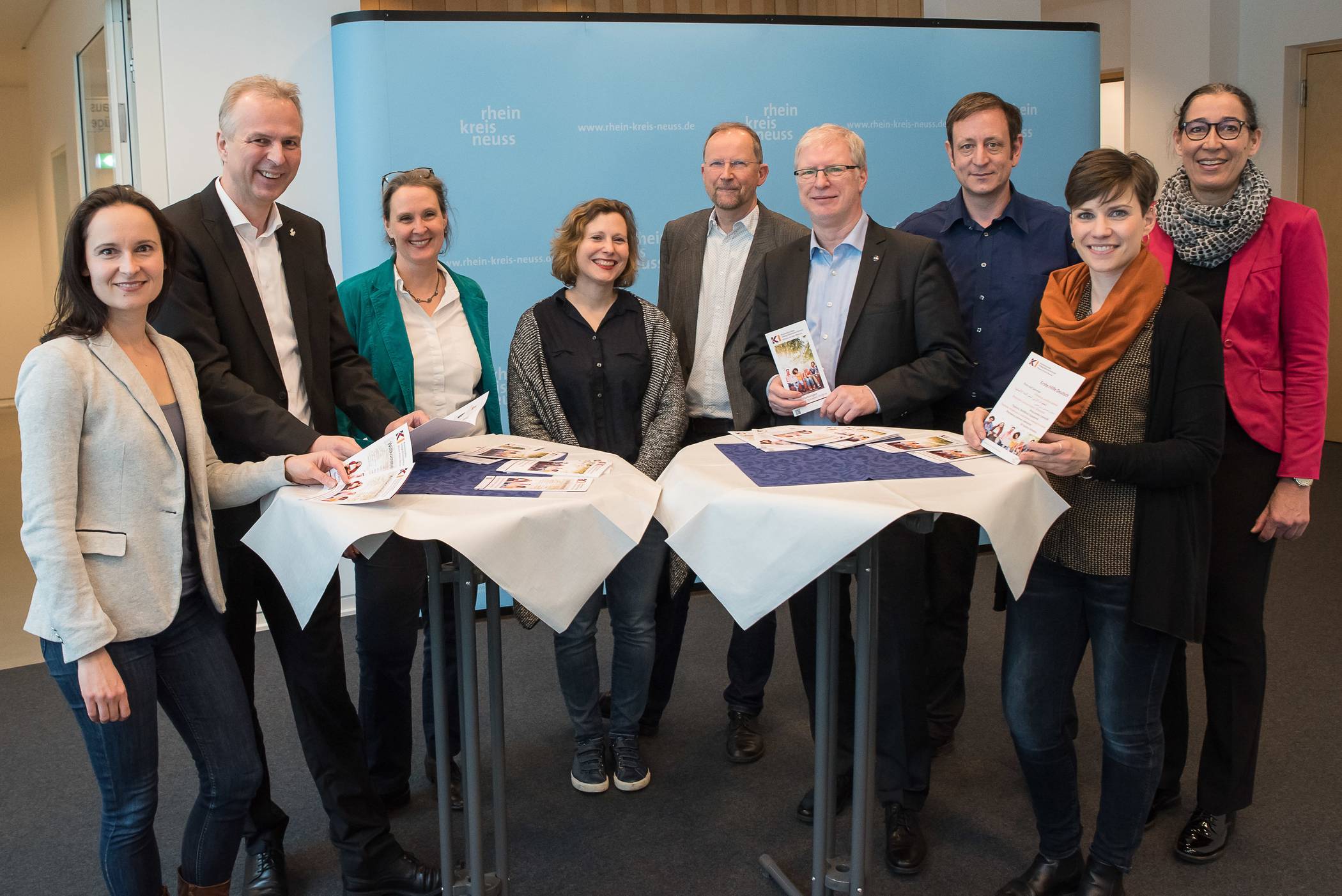  Kreisdirektor Dirk Brügge (Zweiter von links) eröffnete den sogenannten Starter-Workshop für die neue Landesinitiative „Gemeinsam klappt’s“ im Kreishaus Neuss. 