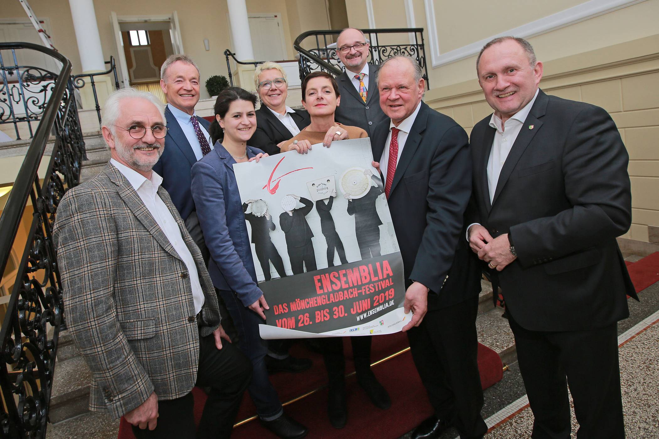 Gemeinsam haben sie für die Ensemblia 2019 ein tolles Programm auf die Beine gestellt (v.l.): Christian Malescov (Musikschule), Michael Schroeren (Aufsichtsratsvorsitzender MGMG), Eva Ziegelhöfer (Niederrheinische Sinfoniker), Dr. Barbara Volkwein (Kulturbüro), Susanne Titz (Direktorin Museum Abteiberg), Dr. Gert Fischer (Kulturdezernent), Peter Schlipköter (Geschäftsführer MGMG), Frank Boss (Landschaftsverband Rheinland).