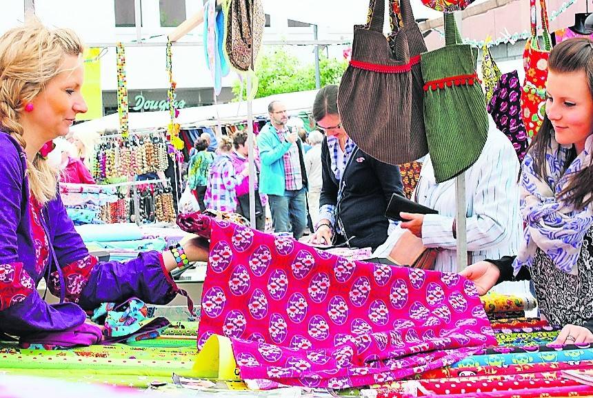  Individualität liegt im Trend: das beweisen die Aussteller an den 80 Ständen des Deutsch-Holländischen Stoffmarktes am 5. April. 