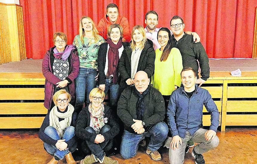  Die Kleine Schwalmtalbühne verspricht dem Publikum einen unterhaltsamen Abend. 