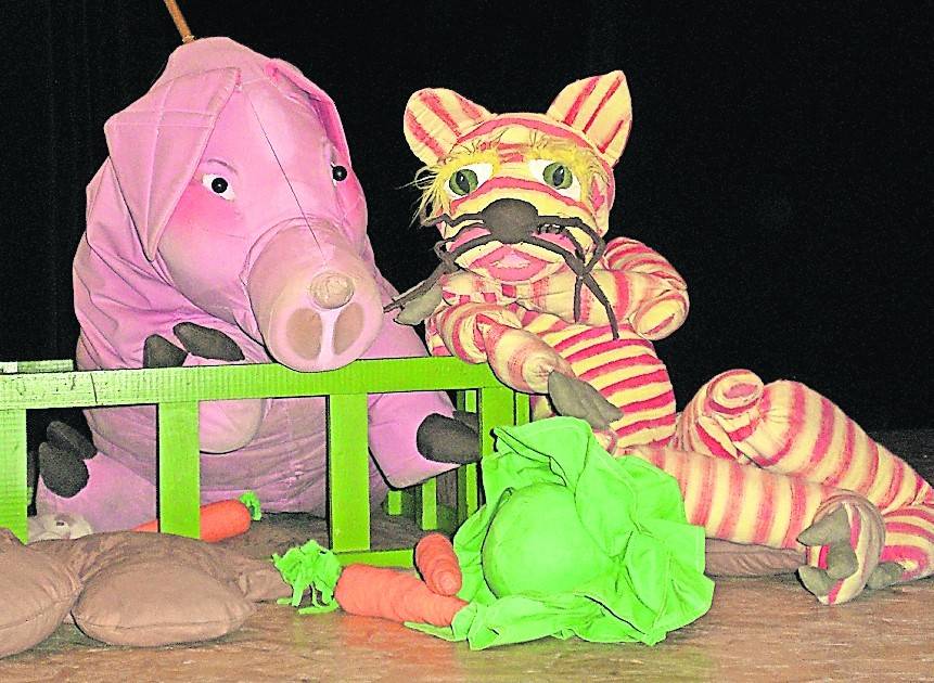  Die farbenfrohen Großfiguren werden offen geführt. 