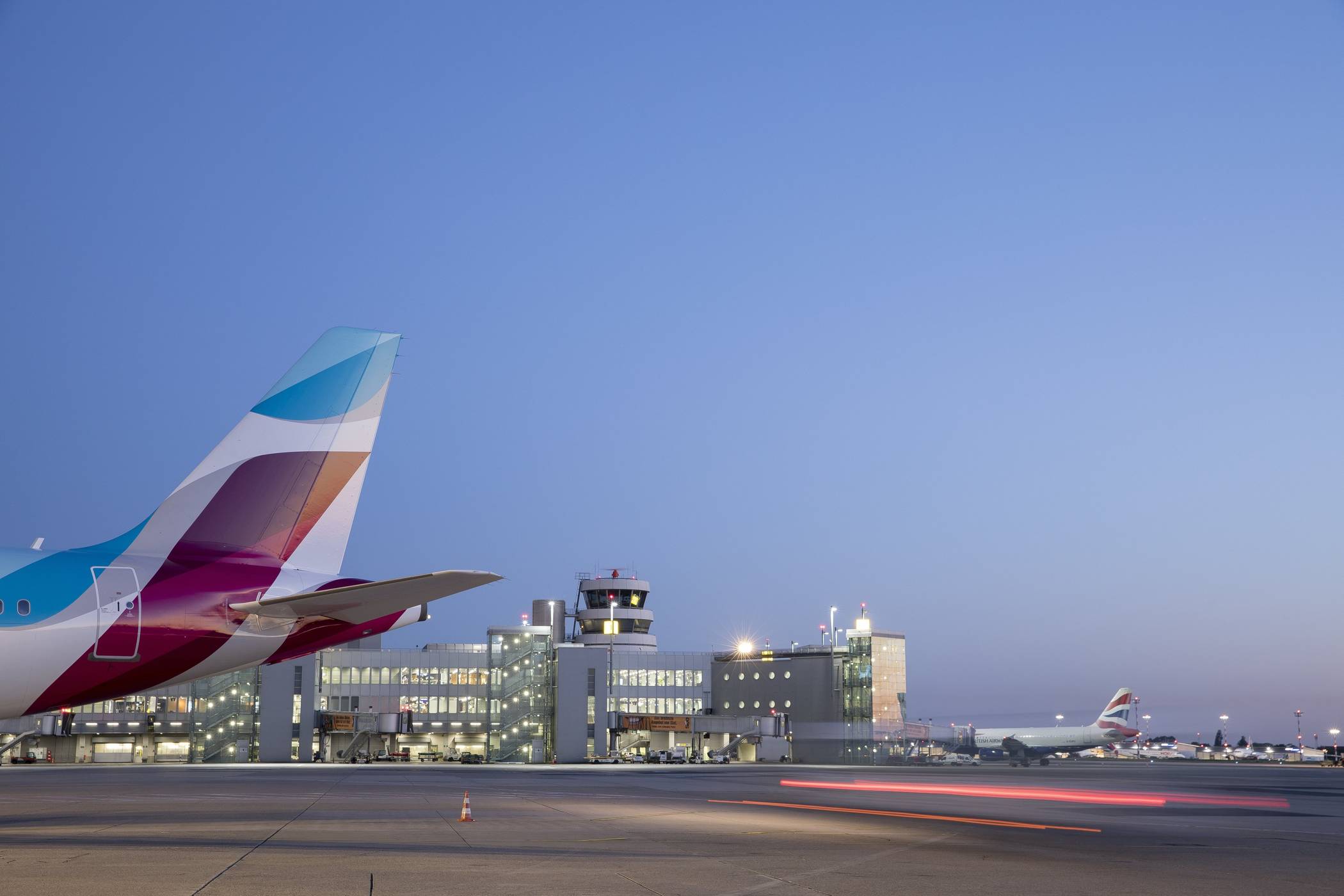  Der Flughafen Düsseldorf im Fokus: Das OVG hat die Klage in Sachen Fluglärmschutzzonen abgewiesen - ein enttäuschendes Urteil für die Fluglärmgegner. 