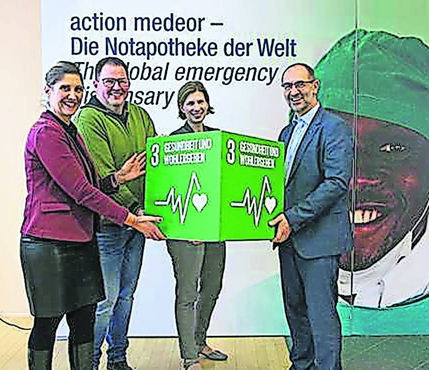 Das Organisationsteam der TeamExperience Katrin Kraft (XPAD), Jörg Brockes (Kletterwald Niederrhein) und Miriam Colonna (Unternehmer-Initiative Niederrhein) freut sich mit action medeor Präsident Siegfried Thomaßen auf die TeamExperience 2019.