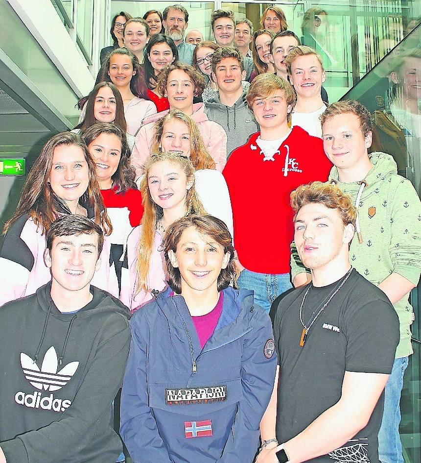  Schüler der Maranacook High School in Maine haben jetzt das Viersener Rathaus besucht. 