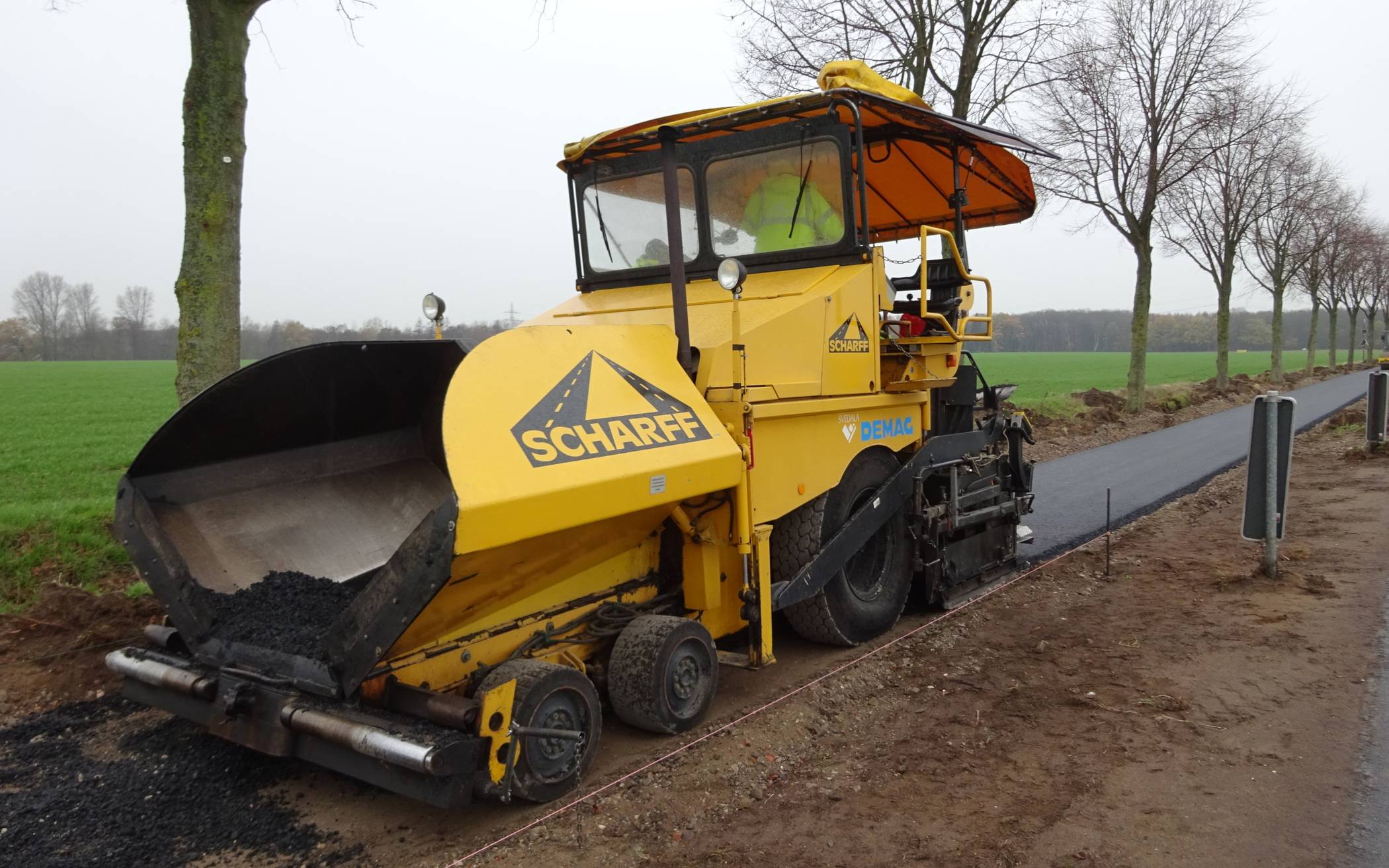 Kreis Viersen erneuert Radweg an der Grasheider Straße