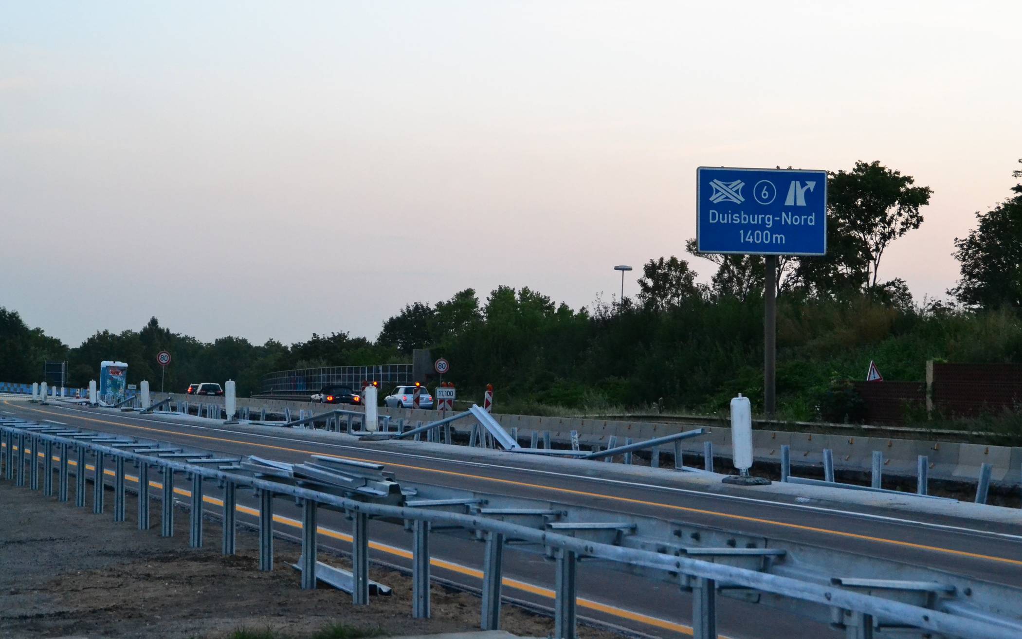 Immer mal wieder wird auf Duisburger Autobahnen gebaut. Diesmal hat es die A59-Auffahrt Richtung Dinslaken in Hochfeld getroffen, die vorerst gesperrt bleibt.