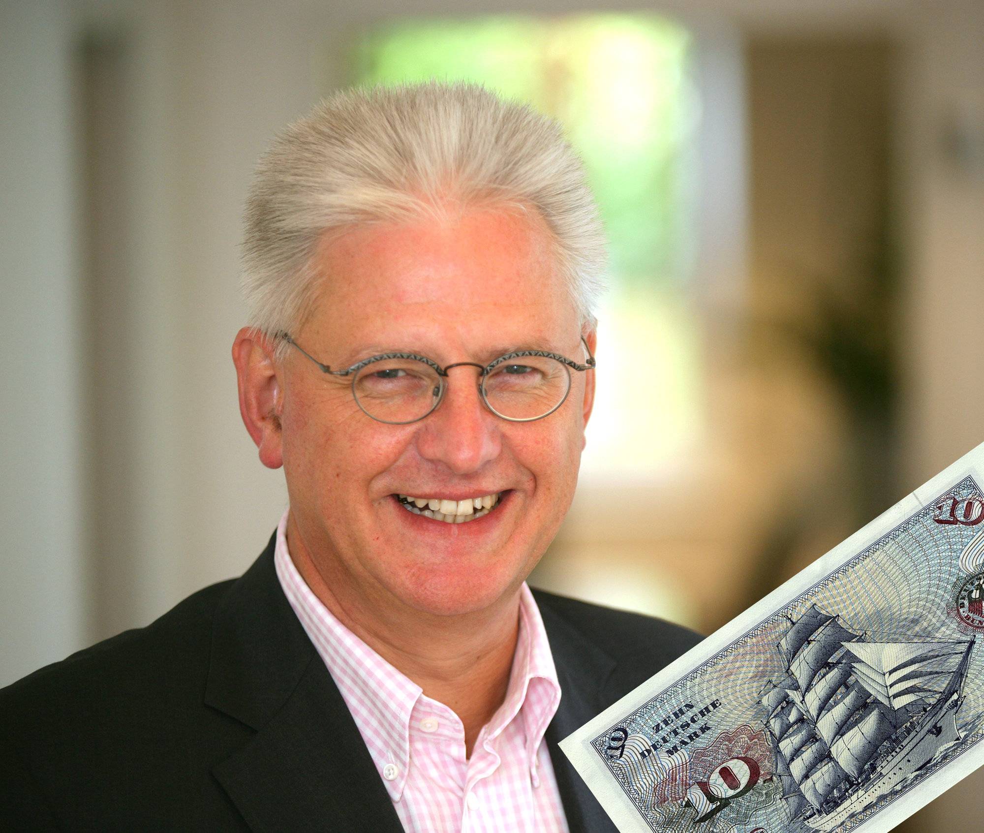  Michael Obst und die Gorch Fock auf dem alten 10-DM-Schein.Fotomontage: Relations   Co 