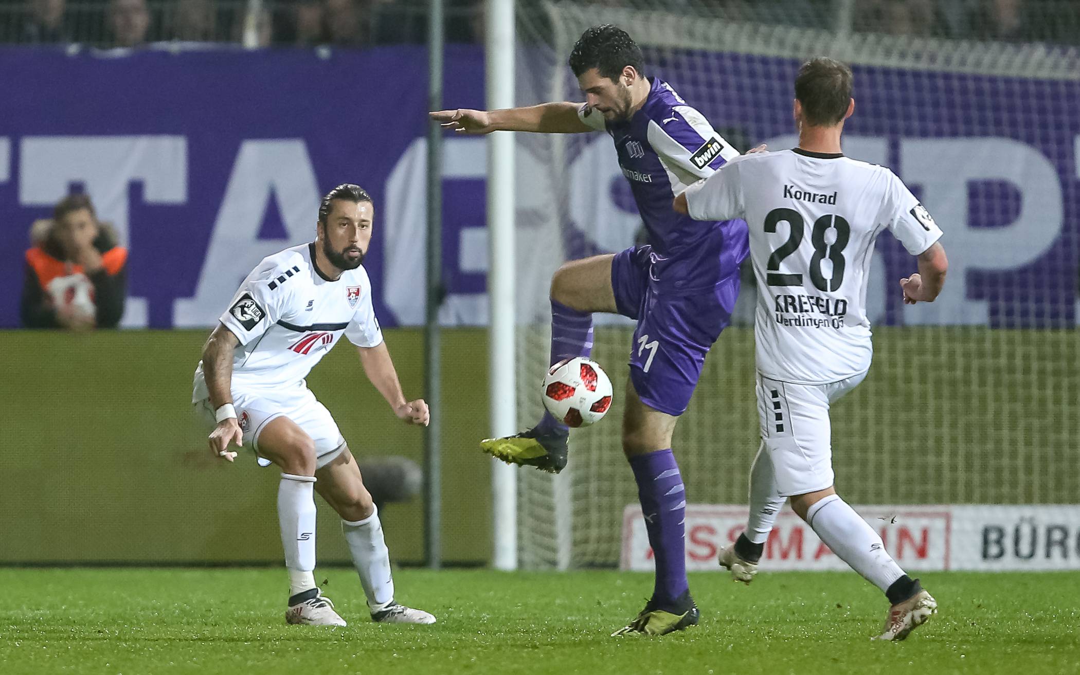 Auf Defensivspezialisten wie Dominic Maroh (l.)