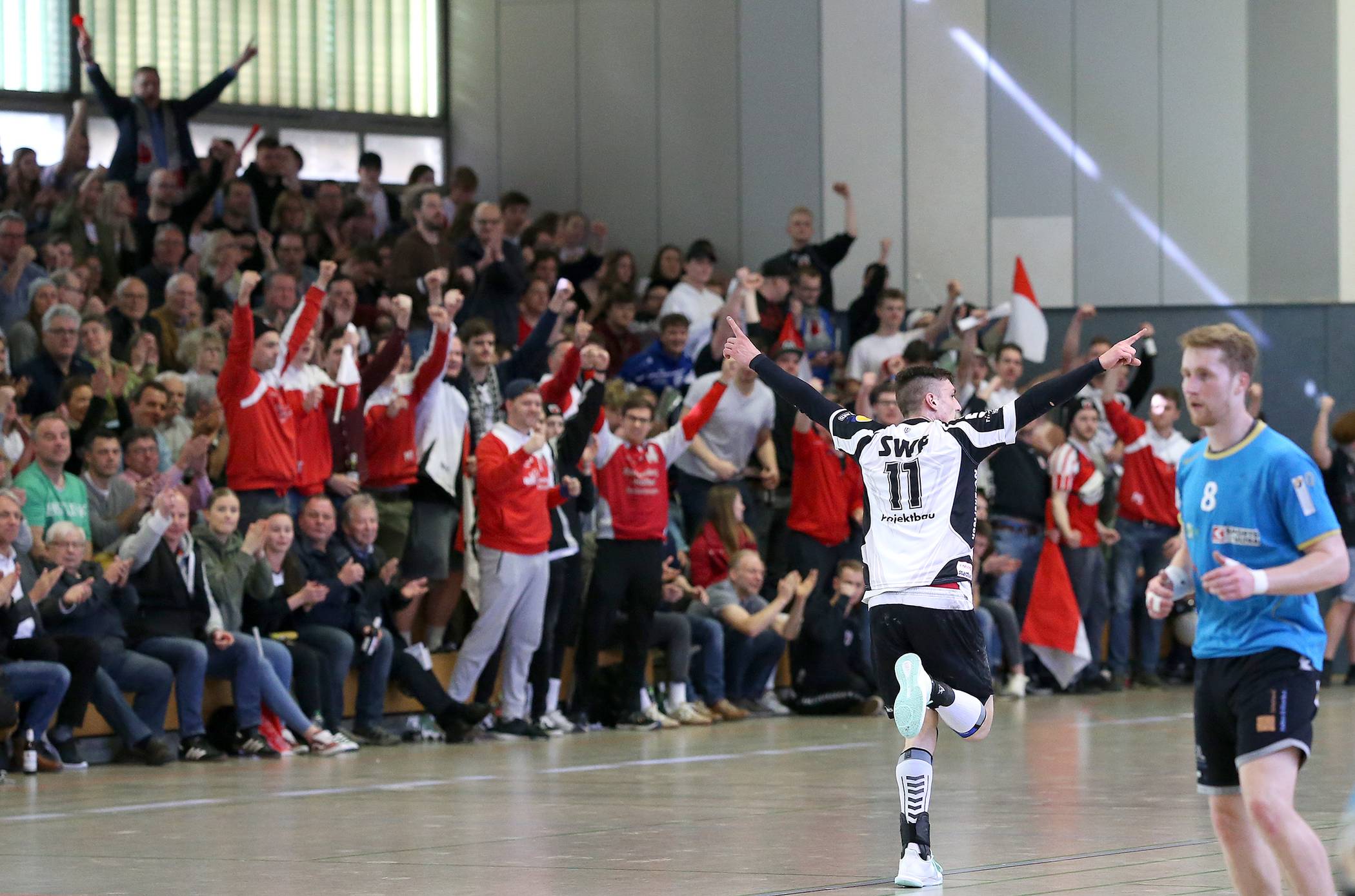  Steffen Hahn   Co. wollen am 28. April die Meisterschaft vor eigenem Publikum klar machen. 