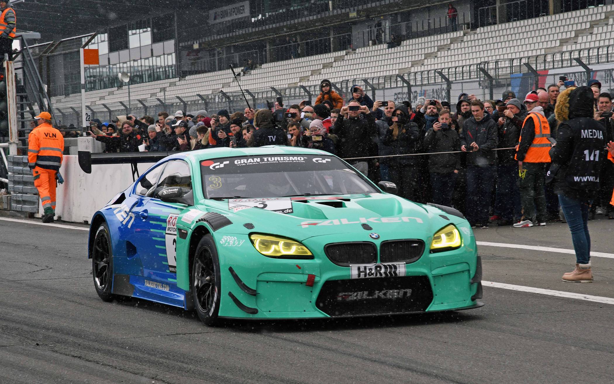 Zweitschnellster im Training der Falken BMW M6...