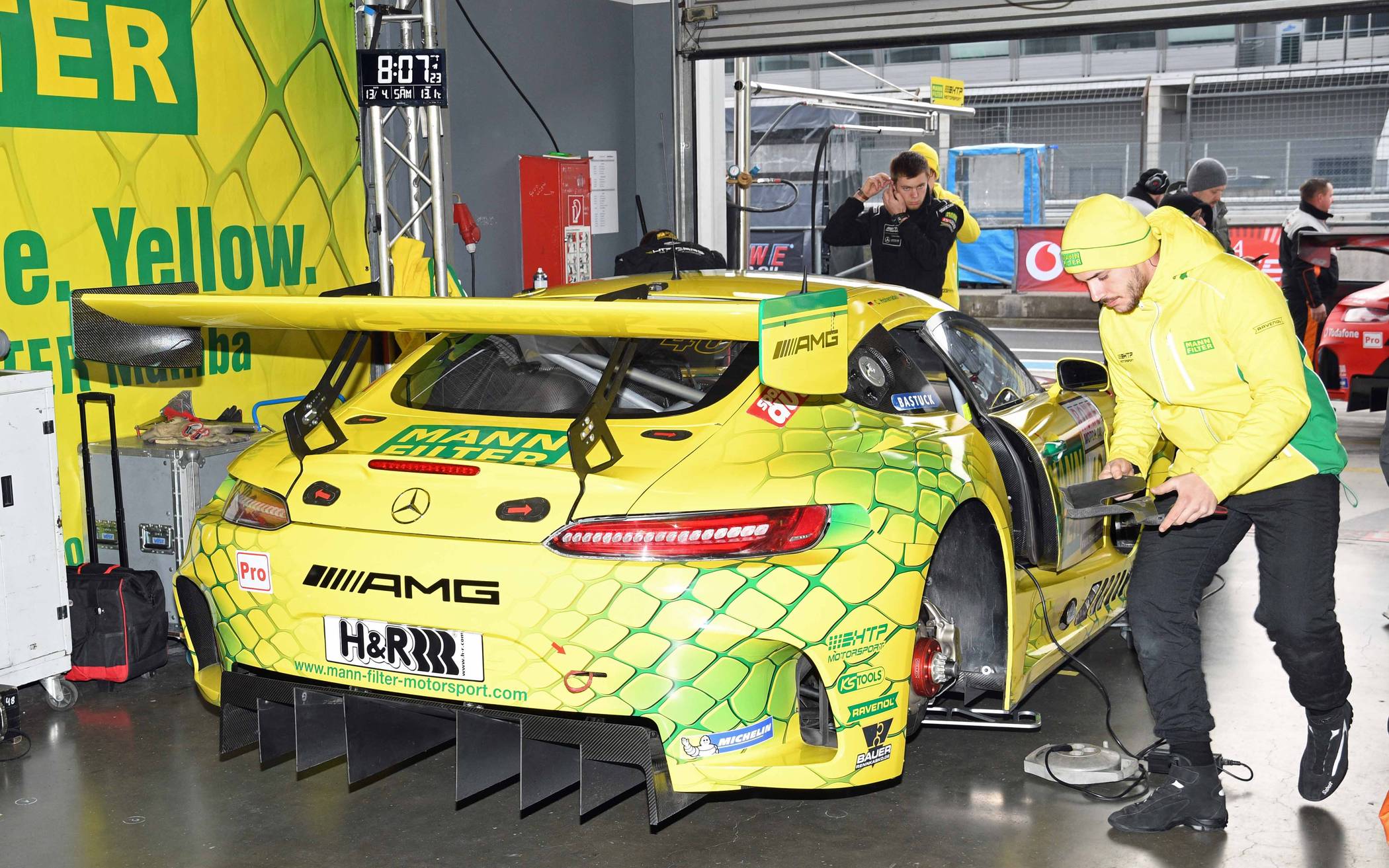 Letzte Handgriffe an der...