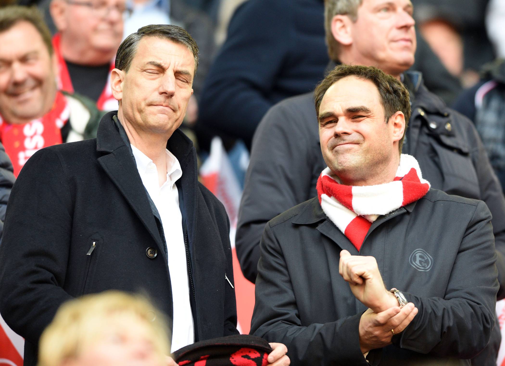  Aufsichtsratchef Dr. Reinhold Ernst (l.) mit Ex-Vorstand Robert Schäfer auf der Tribüne beim Spiel gegen die Bayern - „Die Fortuna ist ein besonderer Klub.“ 