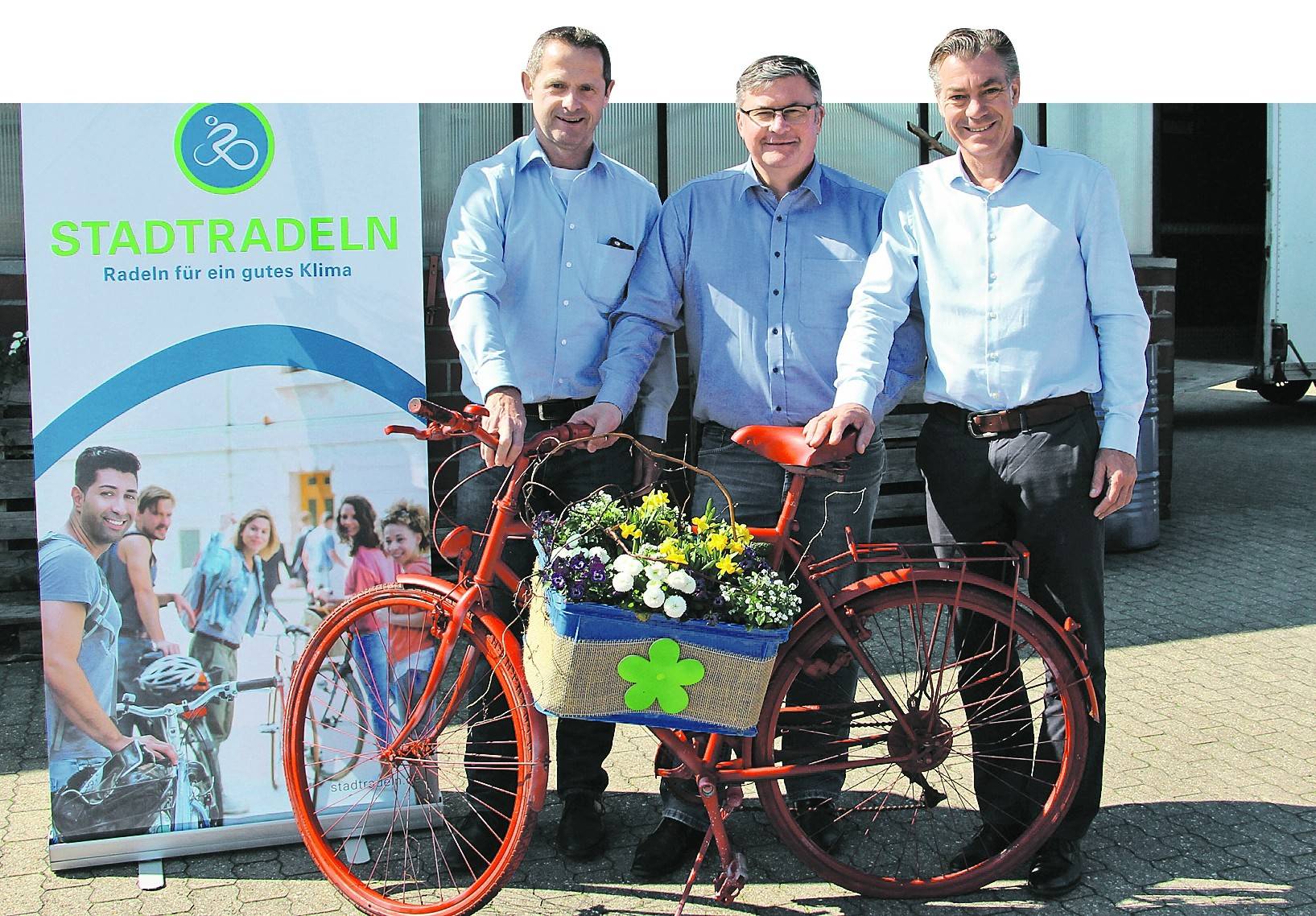 Bürgermeister Michael Pesch (Schwalmtal, l.), Bürgermeister Karl-Heinz Wassong (Niederkrüchten) und Bürgermeister Frank Gellen (Brüggen) radeln auch für ein gutes Klima mit.