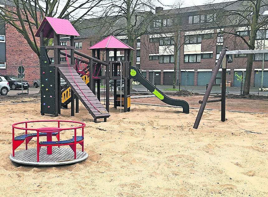 Genau richtig zum schönen Osterwetter: Der Spielplatz Thüringer Straße/Buschallee ist wieder geöffnet.