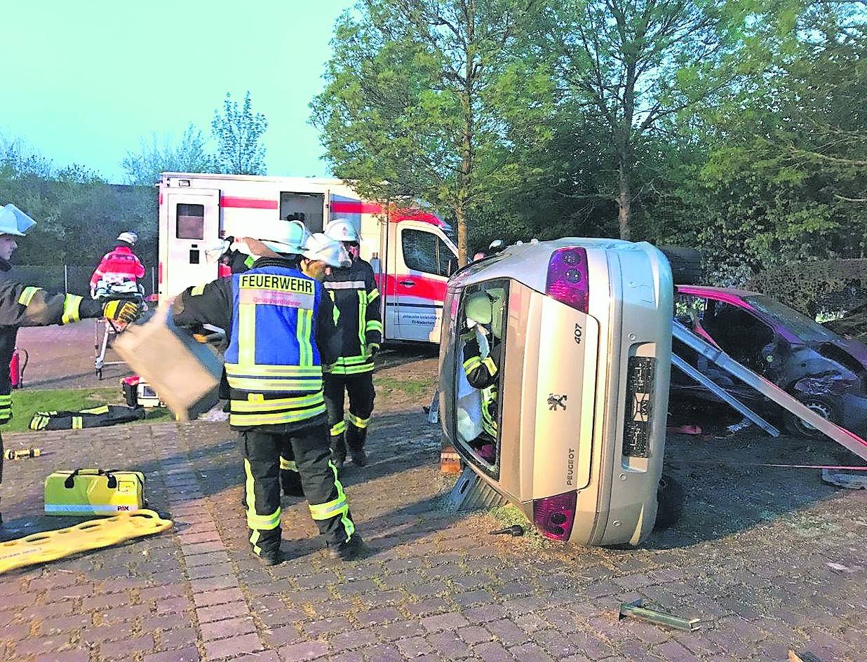Unter realistischen Bedingungen übte der Löschzug Strümp einen Einsatz.
