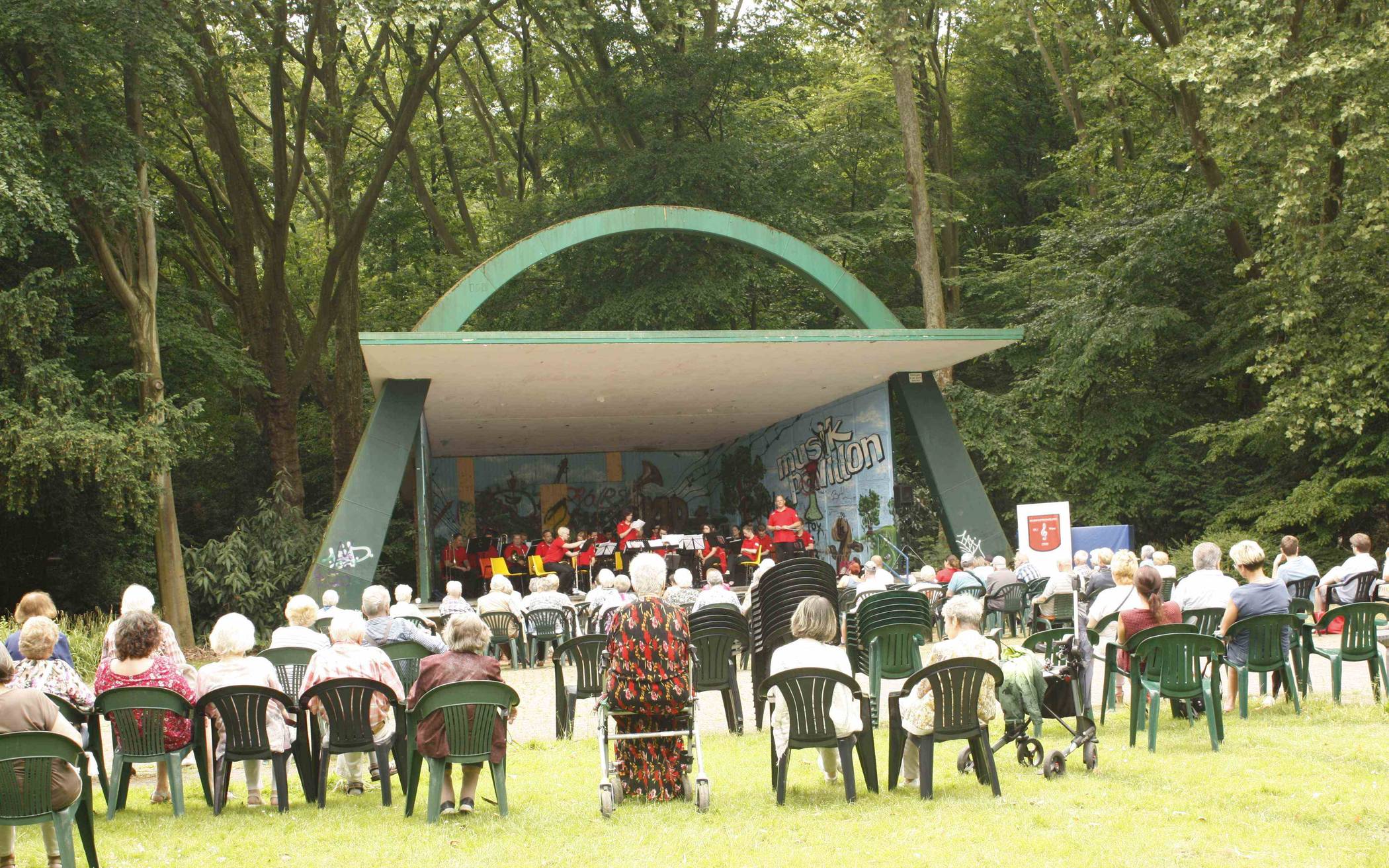 Die Sonntagskonzerte im Volkspark Rheinhausen sind beliebt.