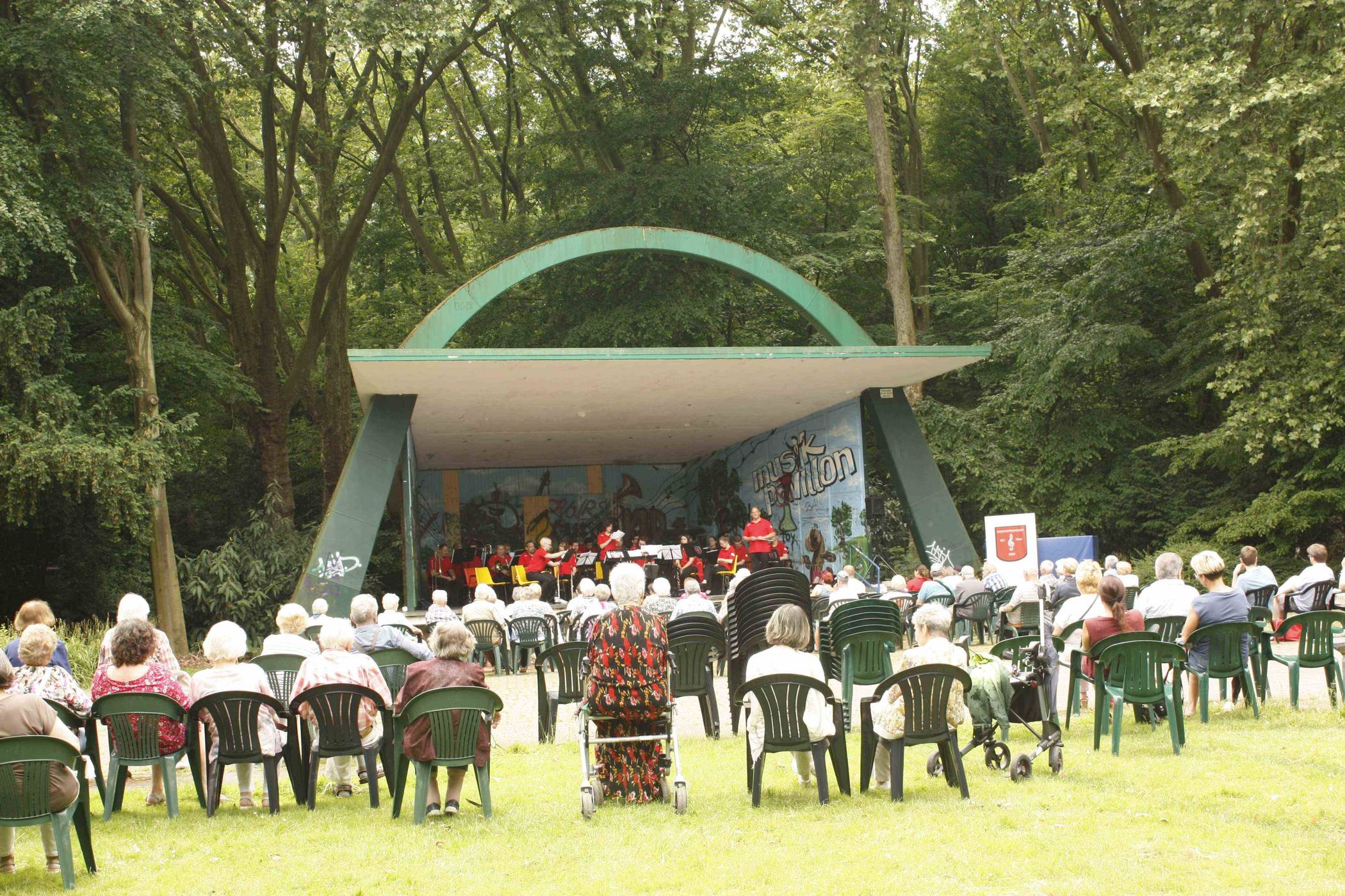 Die Sonntagskonzerte im Volkspark Rheinhausen sind beliebt.