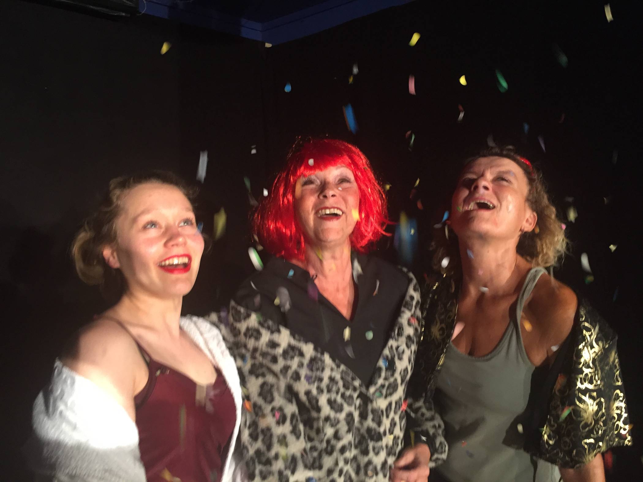 „Blind Date“, am Samstagabend ist das Stück eher was für Erwachsene. Danach steigt die Jubiläumsparty im KOM´MA.