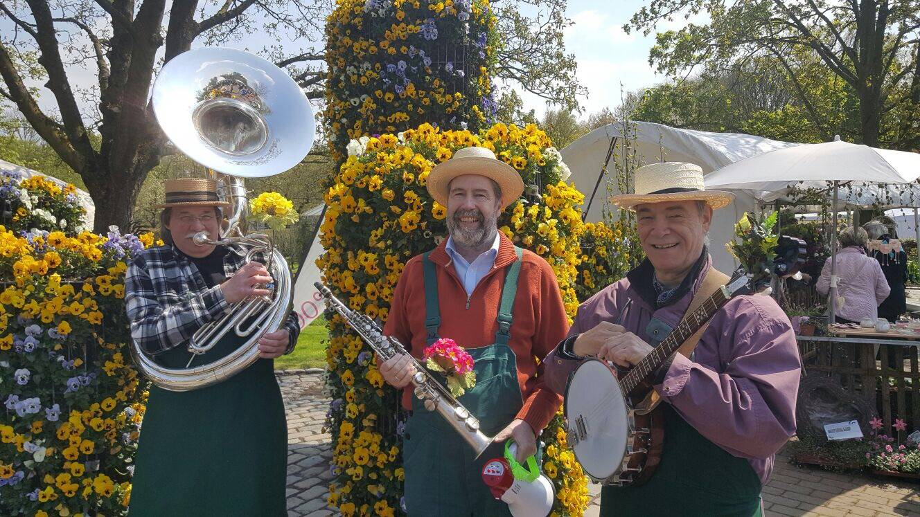 Danny and the Chicks stehen am Samstagnachmittag auf der<br/>Bühne am EK3.
