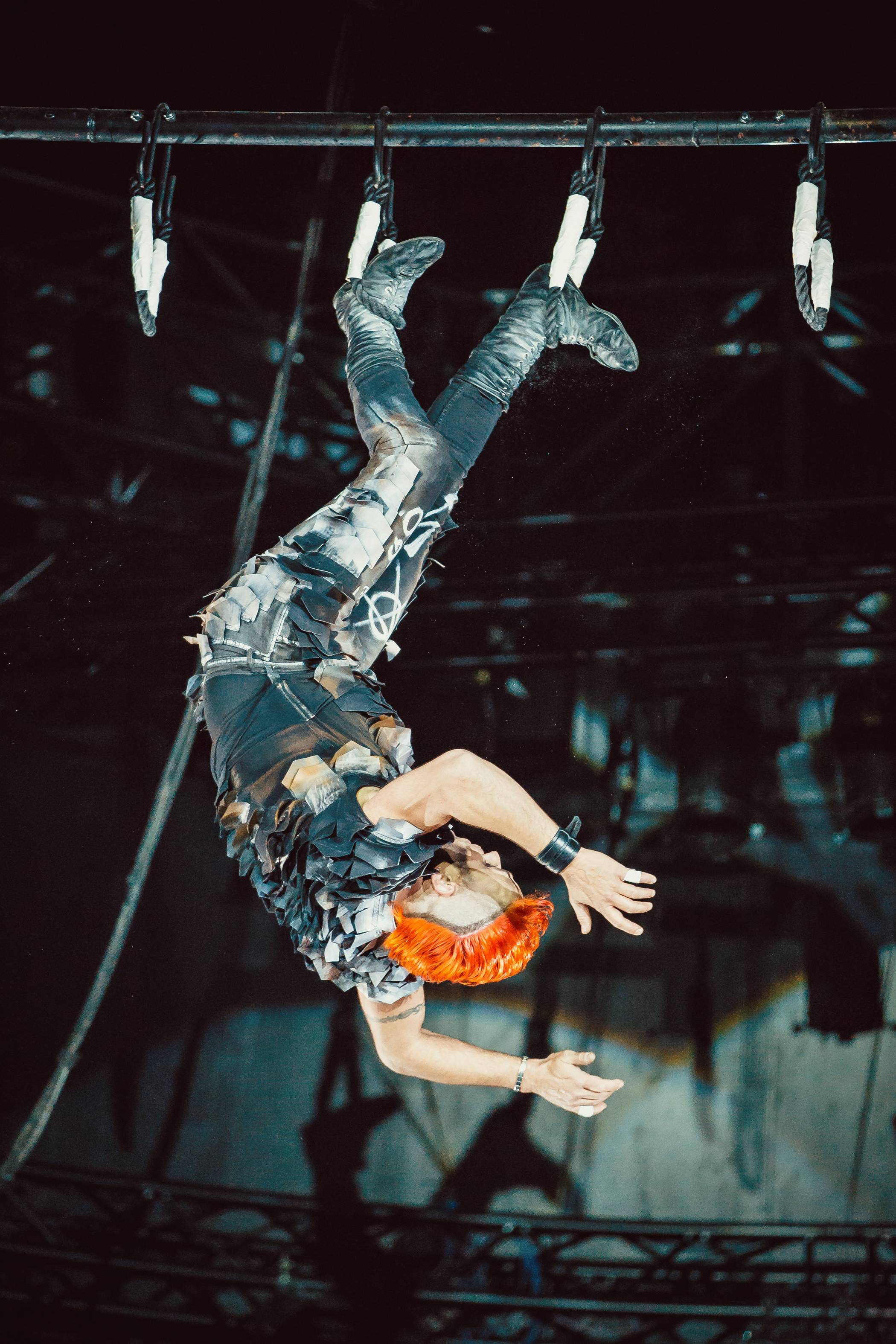  Trapez-Künstler Alex Michael begeistert das Flic Flac-Publikum mit einer Nummer in luftiger Höhe. 