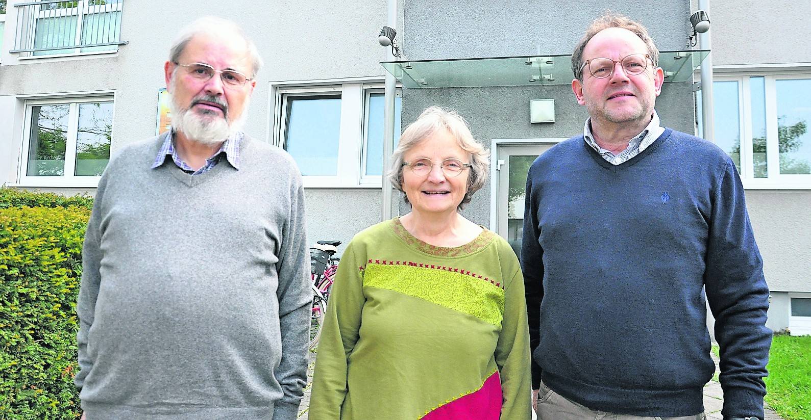 Gerhard Greiner, Edith Bruckwilder und Friedhelm Waldhausen waren 2018 auf Lesbos, um sich ein Bild der Situation der Flüchtlinge vor Ort zu machen. Am Montag empfangen sie Efi Latsoudi, Leiterin von Levsos Solidarity in Dinslaken.