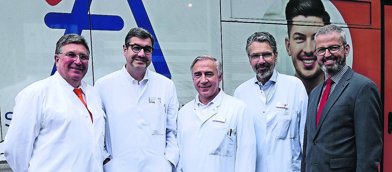 Wechsel bei den Ärztlichen Direktoren: Dr. Ralf Dürselen, Prof. Dr. Frank A. Granderath, Prof. Dr. Dinko Berkovic, Dr. Ulrich Solbach und Geschäftsführer Markus Richter.