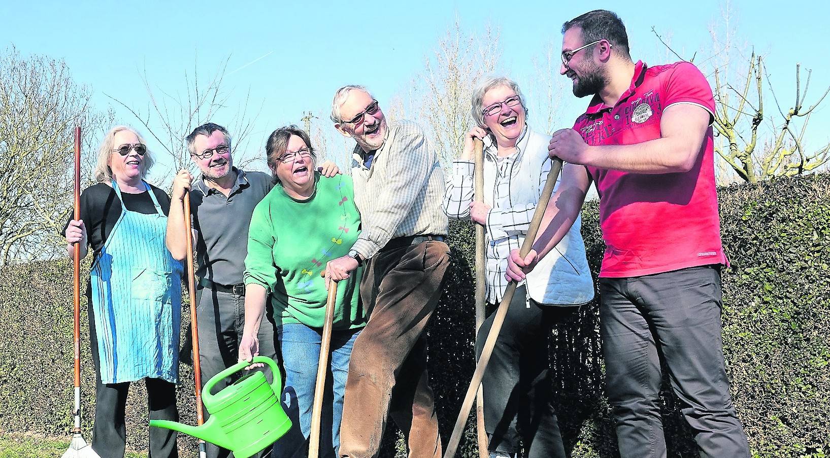  Die Mitglieder des Tauschrings Zeitgeist Viersen sind immer in Aktion – dabei wird auch kräftig angepackt. 