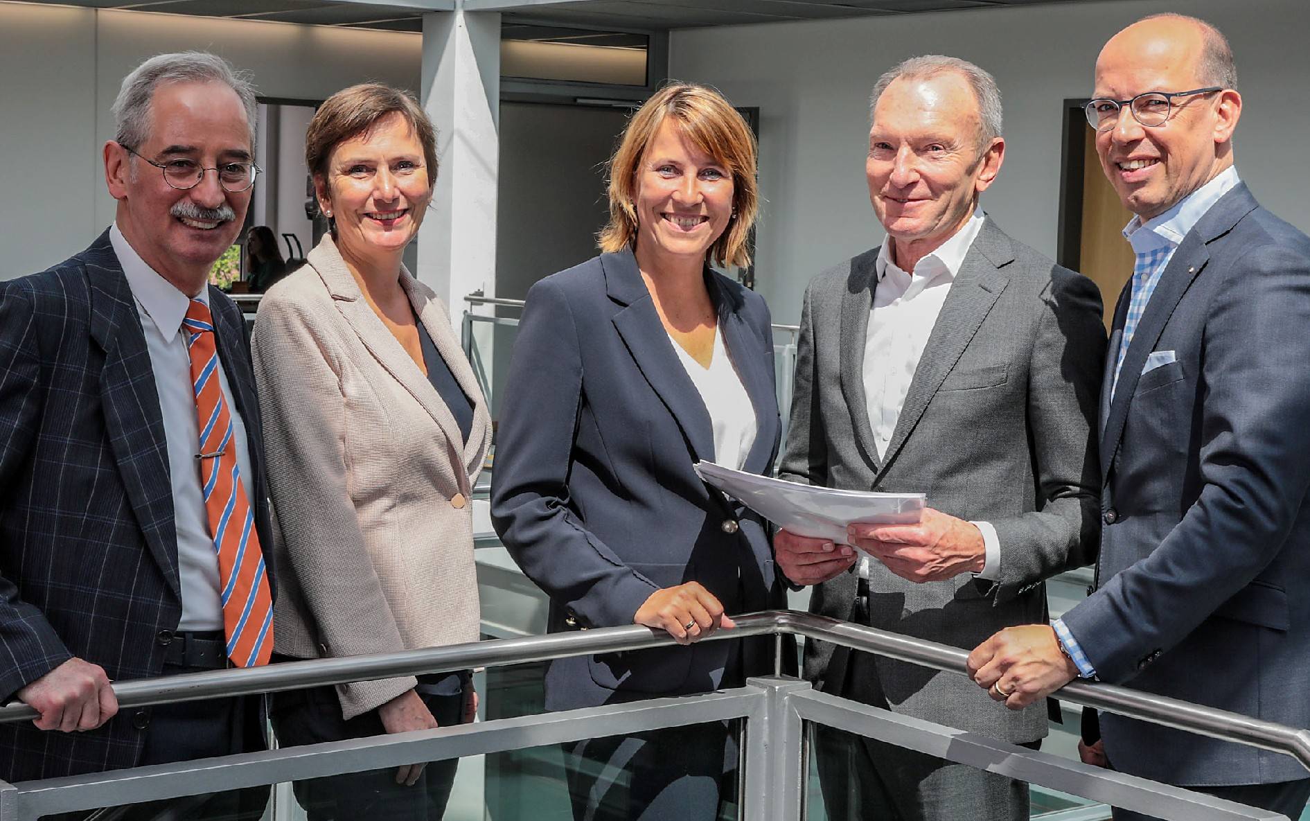 Stellten das Projekt „MeinWerk Viersen“ jetzt im Rathaus vor (v. l.): Jürgen Geiger (Bosch), Viola Albrecht (Bienen <amp/> Partner), Bürgermeisterin Sabine Anemüller, Norbert Bienen, Thomas Küppers.