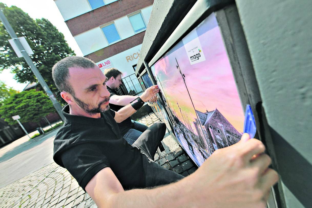 80 Trafo-Stationen will mags bis Ende Juli reinigen und neu gestalten. Start war am Donnerstag auf dem Kapuzinerplatz.