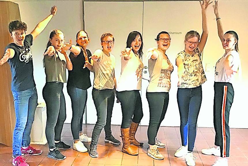  Die Jugendlichen erarbeiten Texte aus der Weltliteratur – mal auf deutsch, al auf niederländisch. 