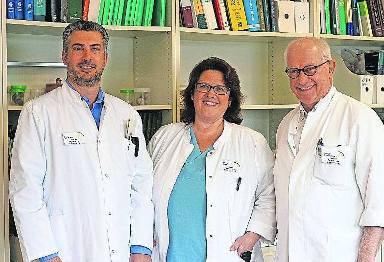 Chefarztduo Dr. Hendrik Werner Keller (l.) und Priv.-Doz. Dr. Michael Blum und die leitende Oberärztin Dr. Judith Corvin.