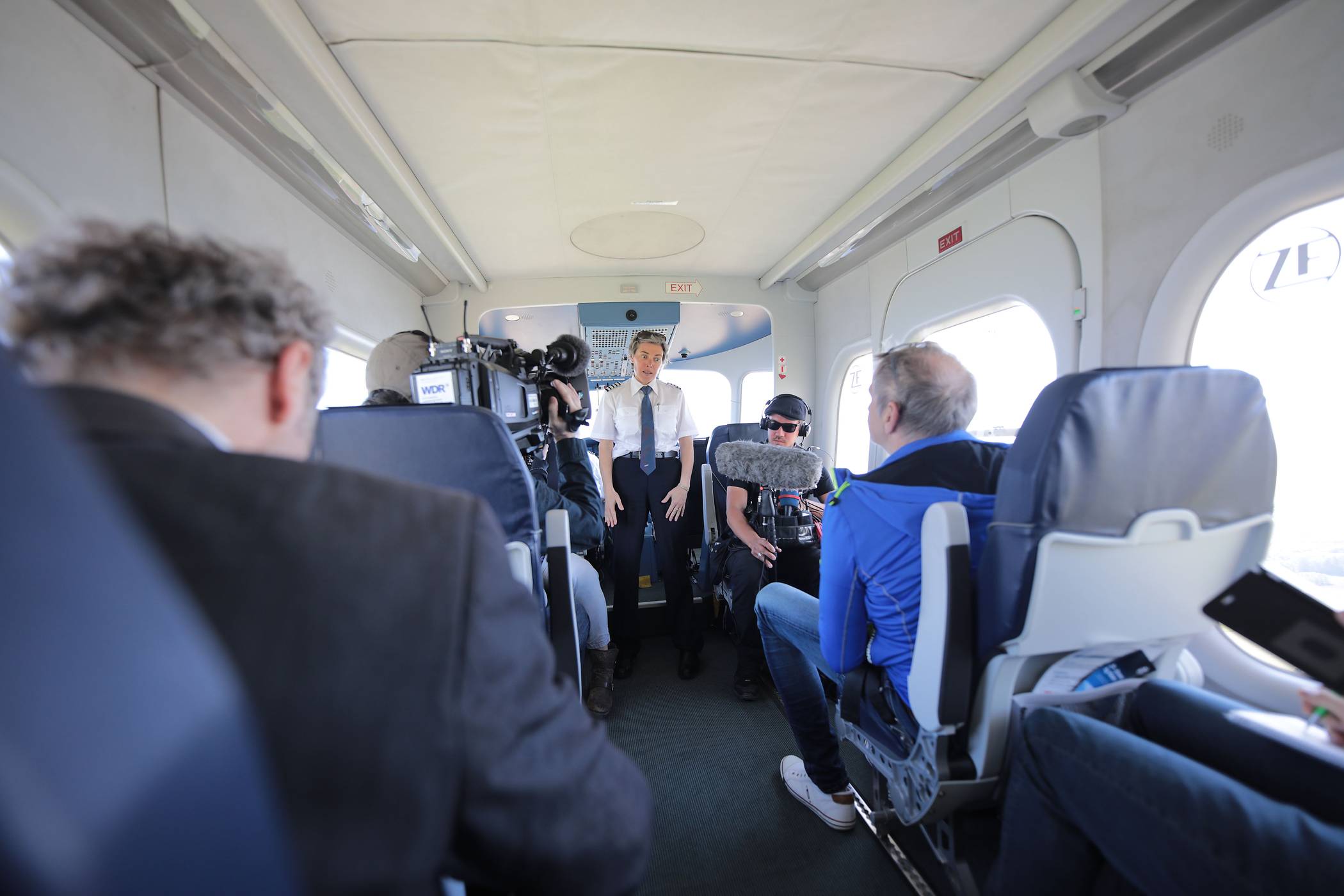 Nur zwölf Passagiere finden im Inneren des Zeppelins Platz – das bedeutet viel Beinfreiheit und Sitzkomfort.