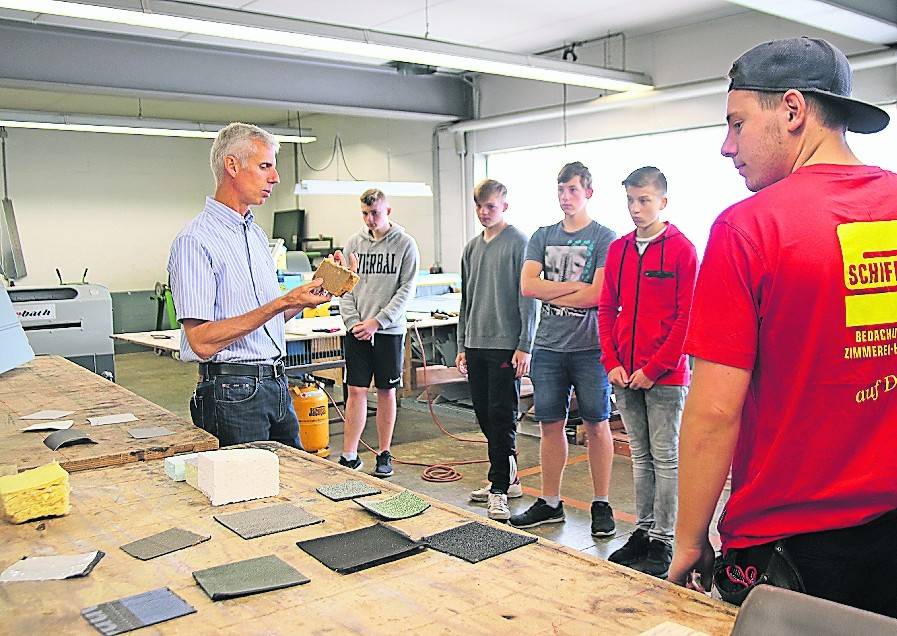 Beim Tag der offenen Tür in Nettetaler Betrieben können Schüler erfahren, wie vielfältig das Berufsleben ist.