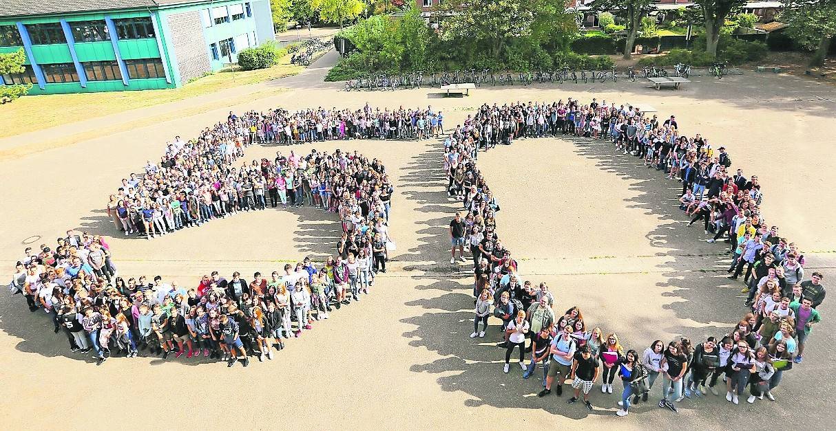  Zum 50-jährigen Bestehen des Gymnasiums St. Wolfhelm wird es einen Festakt, ein Schulfest und eine Projektwoche geben. 