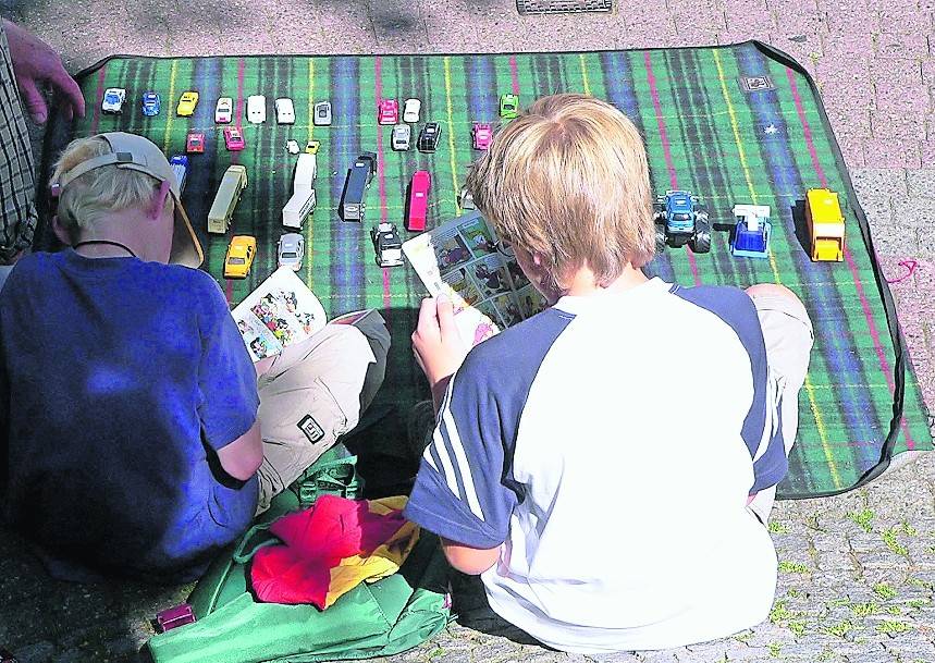  Die Jugend hat Spaß am Trödeln. 