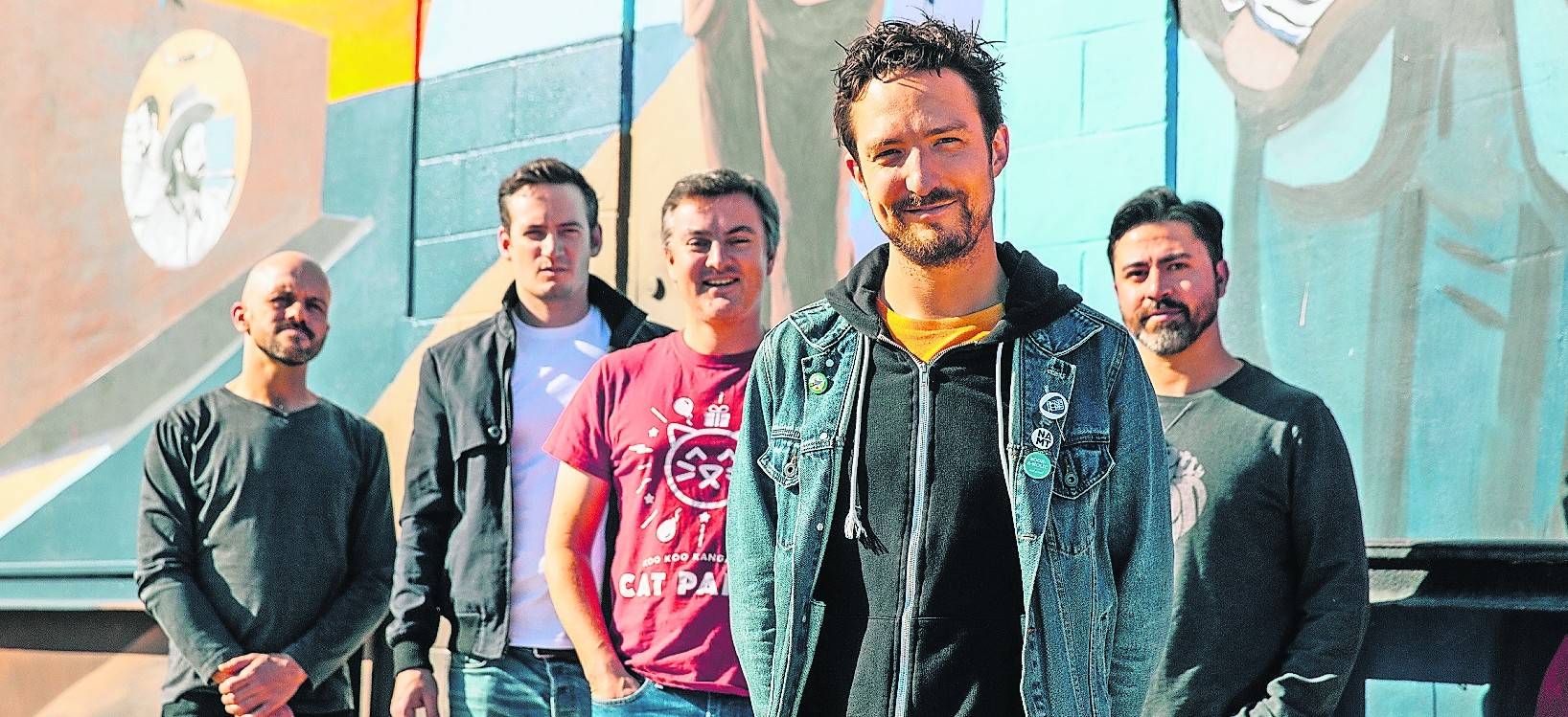 Frank Turner <amp/> The Sleeping Souls machen Licht aus am Sonntagabend auf dem Cowperplatz.