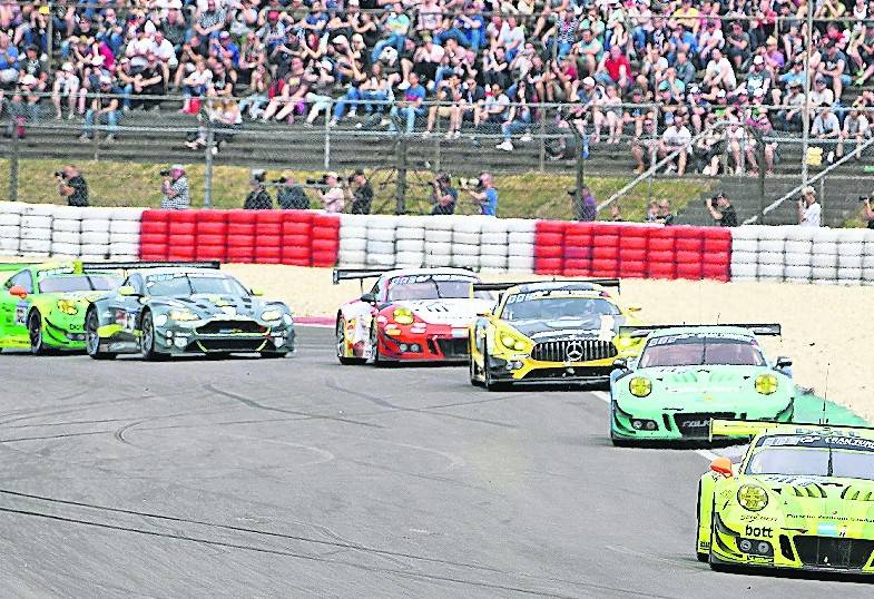 Das 24h-Rennen am Nürburgring wird am 21. Juni, 15.30 Uhr, gestartet. Wie immer geht es über Grand-Prix-Kurs und Nordschleife.