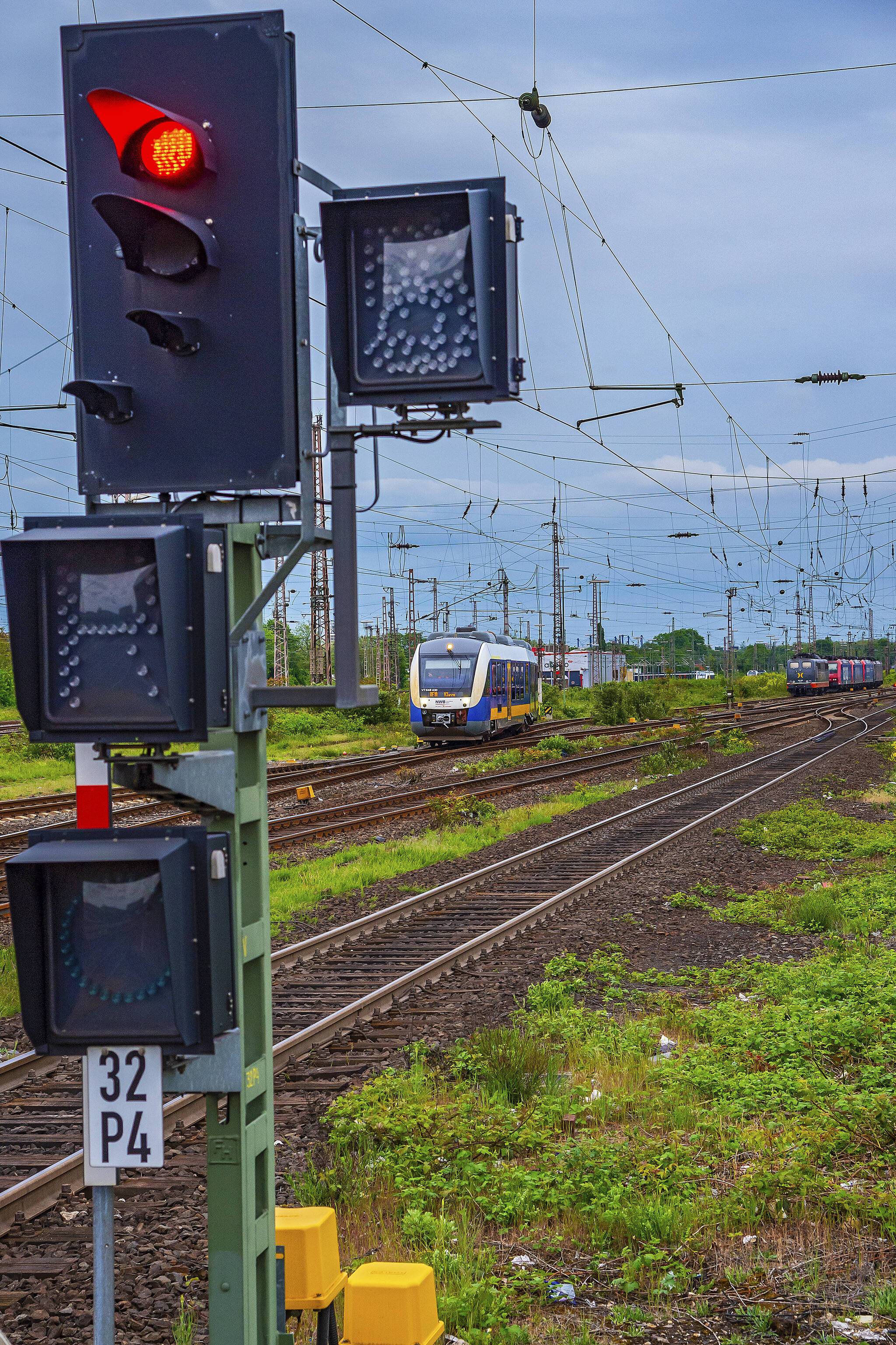 Viele Gleise werden auf dem Duisburger Hauptbahnhof in den Sommerferien wohl leer...