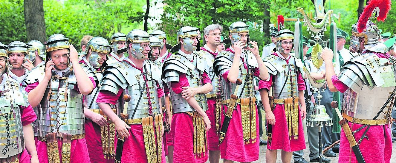 Beim Schützenfest in Lank-Latum sind auch Römer zu sehen. 