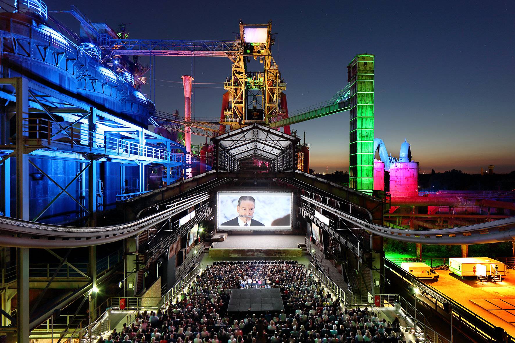  Der Landschaftspark selbst ist schon großes Kino, weshalb Duisburg das wohl bekannteste und herausragendste Sommer-Open-Air-Kino hat. 