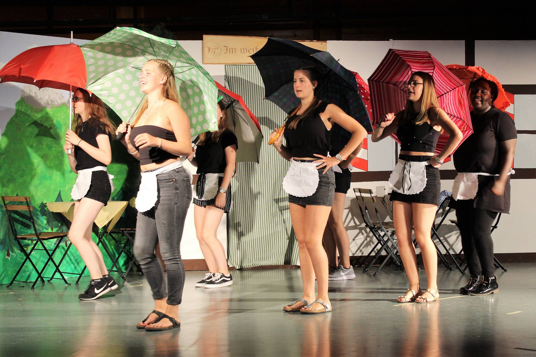Die Schüler und Schülerinnen des Franz-Meyers-Gymnasiums lassen alte Zeiten wieder aufleben.