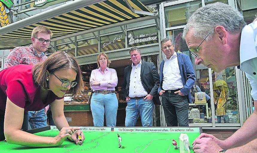  Im vergangenen Jahr waren die ehemalige Stadtdirektorin Prof. Dr. Dörte Diemert und MSV-Präsident Ingo Wald dabei. 