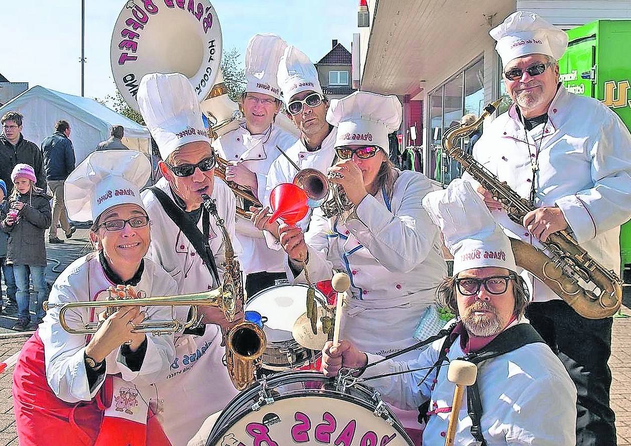 Die Streetband „BrassBuffet“ wird auf dem Lanker Markt für Stimmung sorgen.