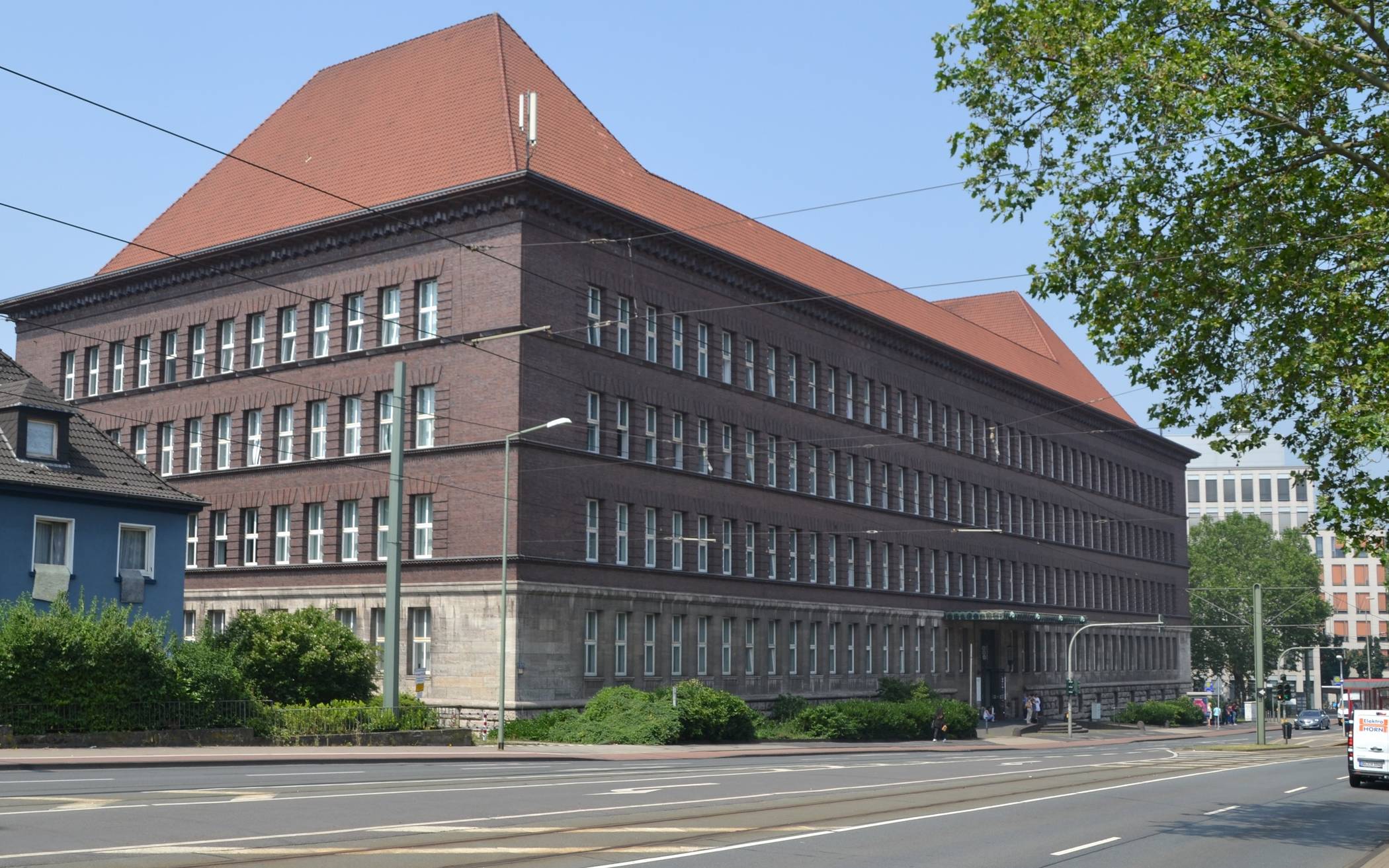 Das Tausendfensterhaus, vom gegenüberliegenden Parkhaus aus