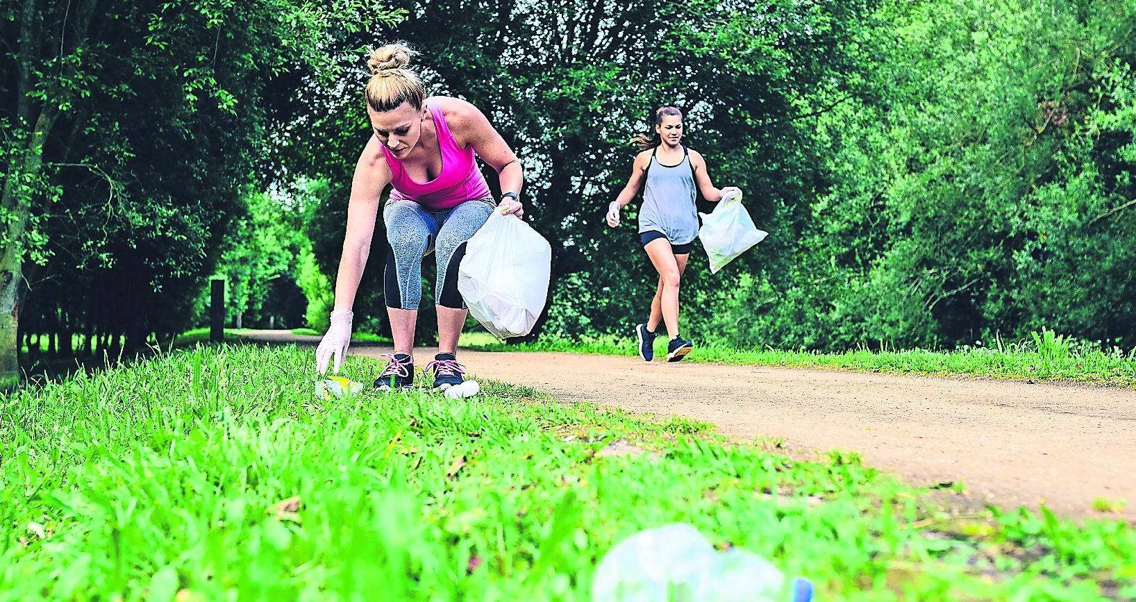  Plogging macht’s möglich: der Natur und dem Körper etwas Gutes tun. 