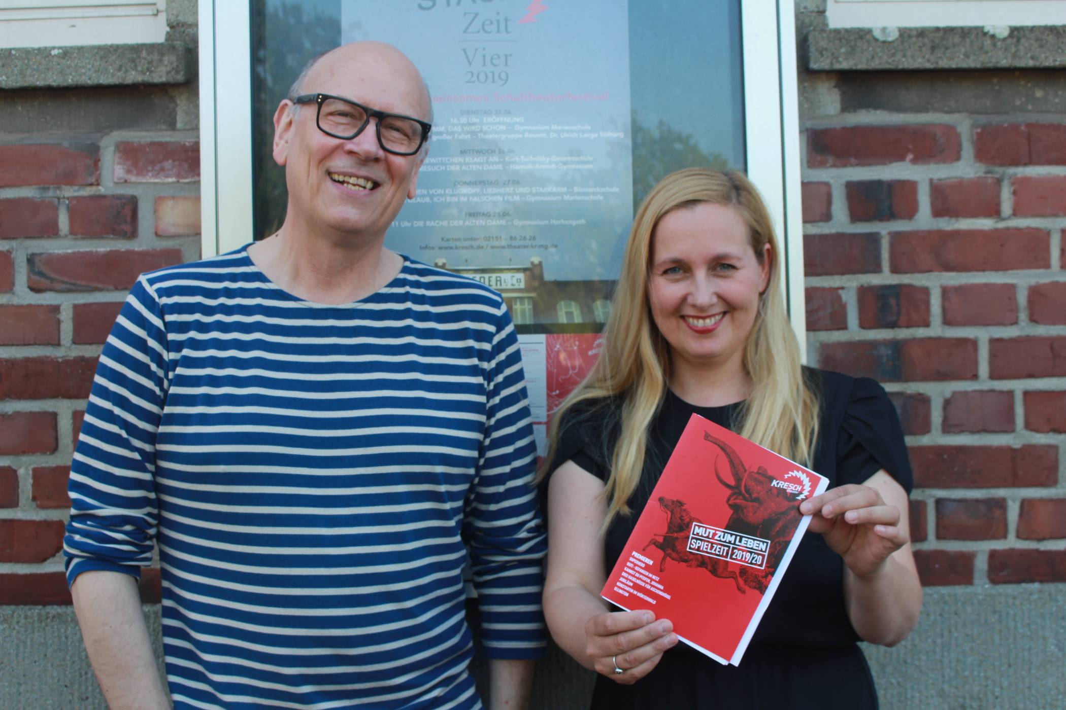 Lust auf Theater: Kresch-Chefin Isolde Wabra und Dramaturg und Regisseur Helmut Wenderoth präsentieren das Programm der neuen Spielzeit. Es wendet sich an Kinder, Jugendliche und Erwachsene.