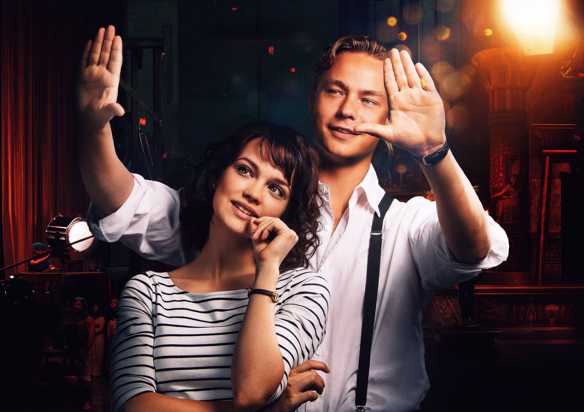 Milou (Emilia Schüle) und Emil (Dennis Mojen) verlieben sich am Filmset.