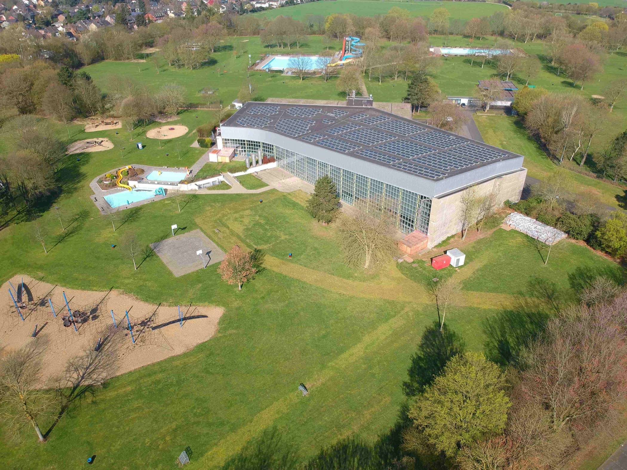 Legionellen-Befund: Hiobsbotschaft für alle Schwimmer: Badezentrum bleibt geschlossen